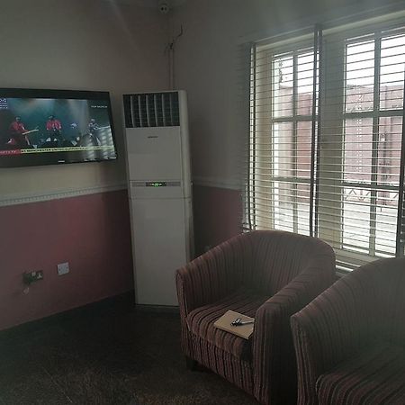Fbm Place Guest House Agun Luaran gambar